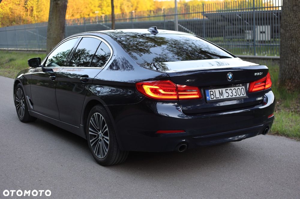 BMW Seria 5 530i xDrive Luxury Line sport - 6