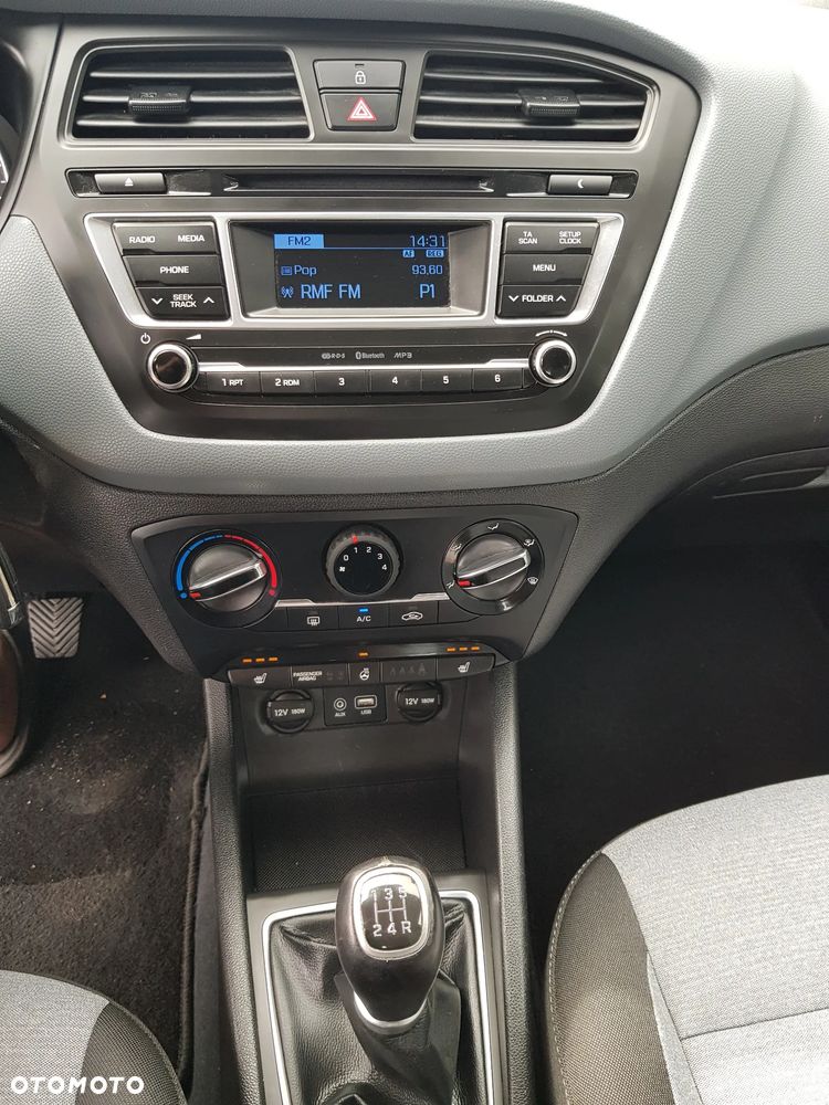 Hyundai i20 1.2 Passion Plus - 32