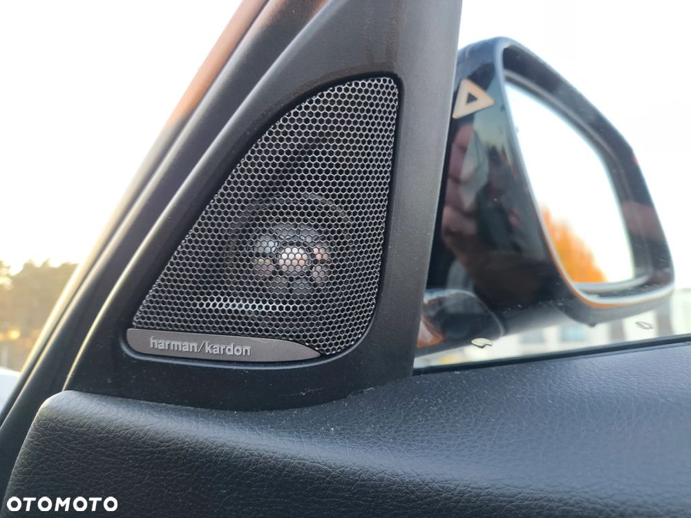 BMW Seria 3 330i xDrive Edition M Sport Shadow - 27