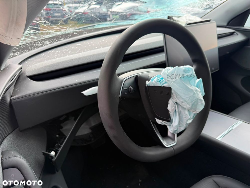 Tesla Model Y RWD - 15