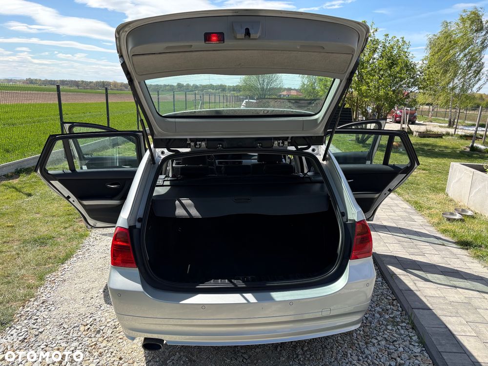 BMW Seria 3 320d - 10