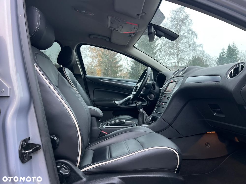 Ford Mondeo 2.0 Platinium X - 11