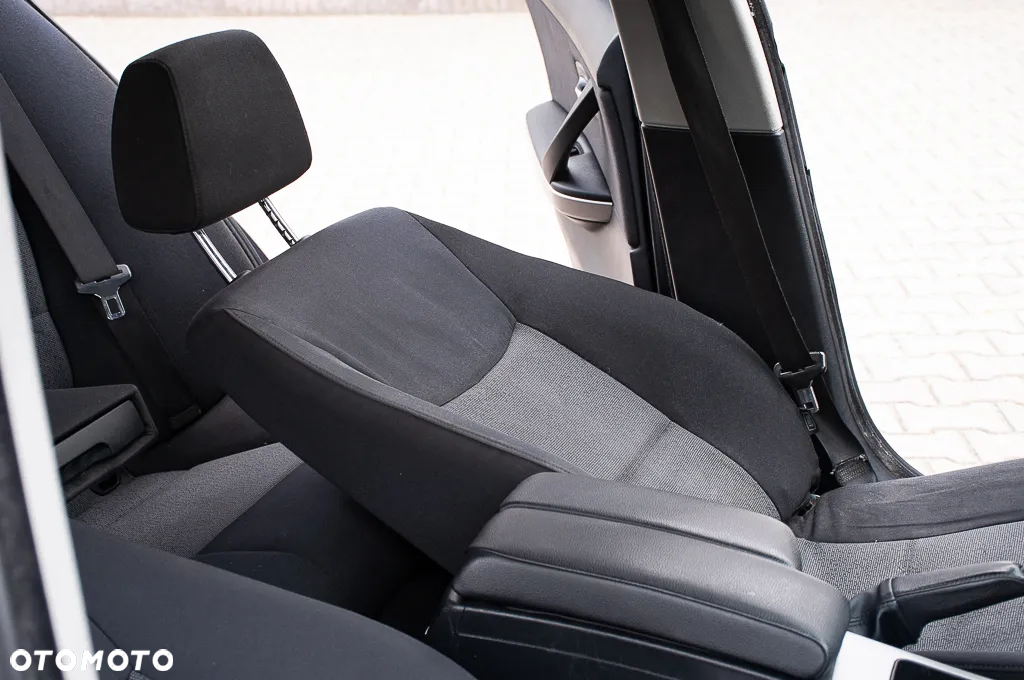 BMW Seria 3 - 34