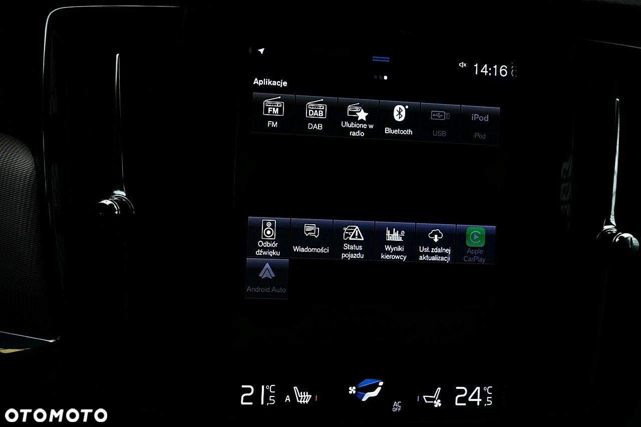 Volvo V90 Cross Country - 33