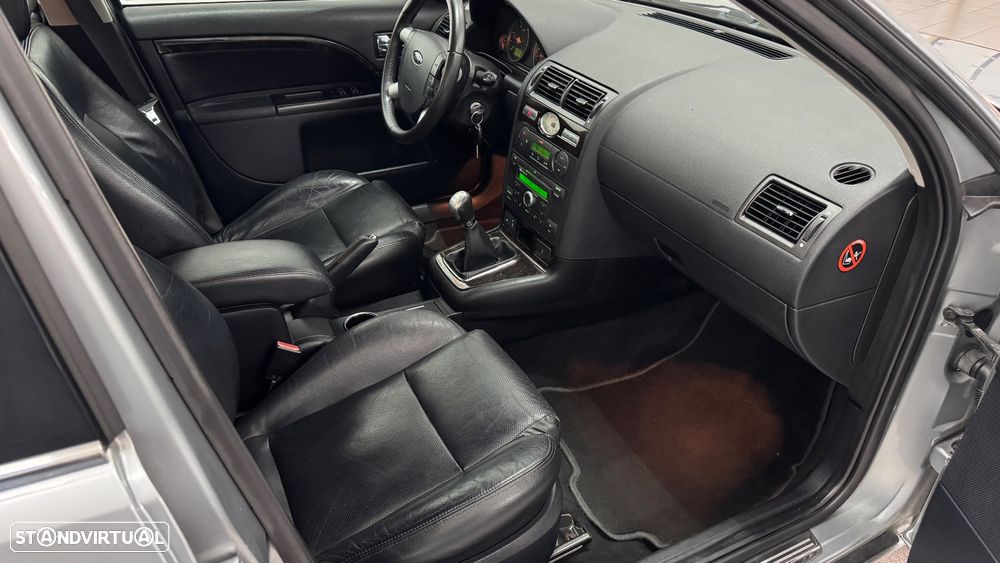 Ford Mondeo 2.0 TDCI Ghia Executive - 24