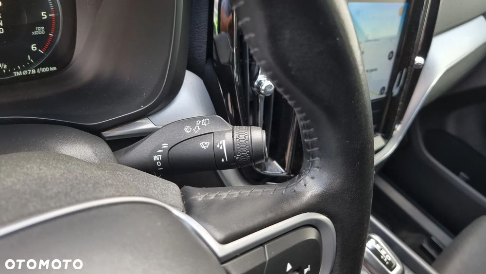 Volvo XC 60 D4 Geartronic Momentum Pro - 24