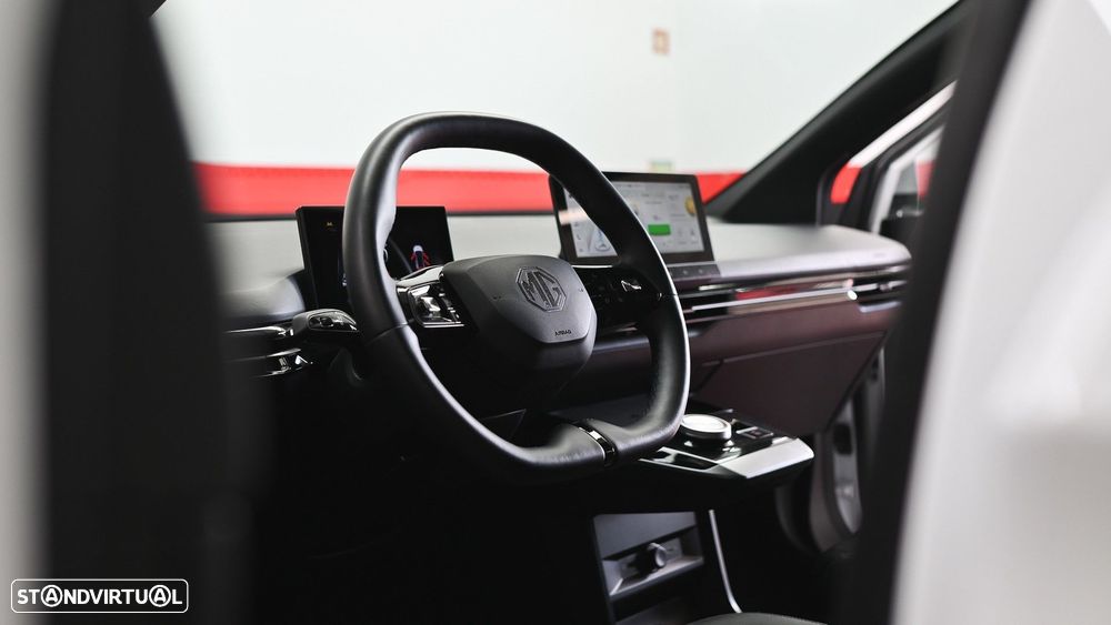 MG MG4 64 kWh Luxury - 47