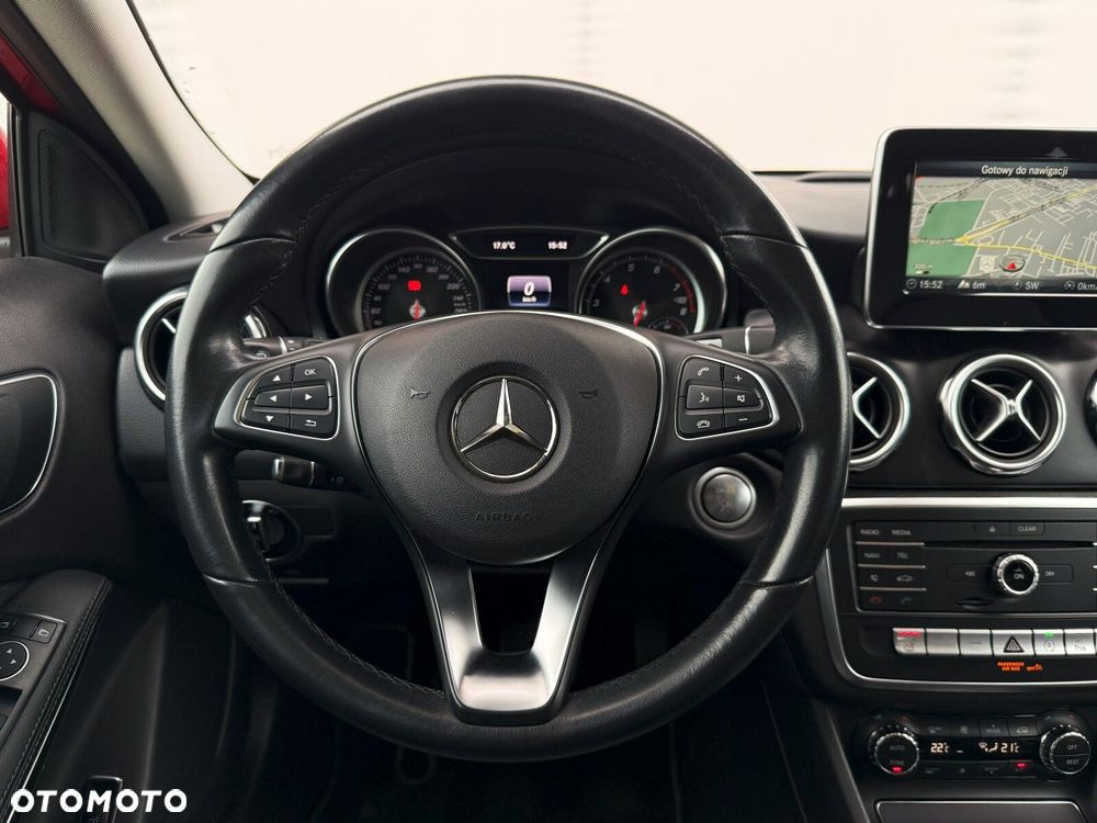Mercedes-Benz GLA 200 7G-DCT Style - 18