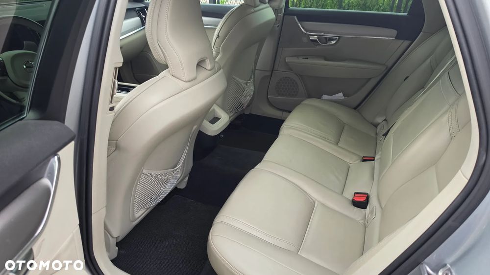 Volvo V90 D4 Momentum Pro - 8