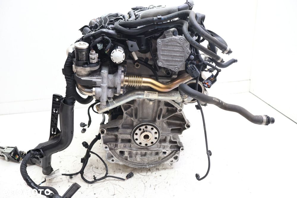 VOLVO V60 II 2.0 D3 SILNIK D4204T16 - 5