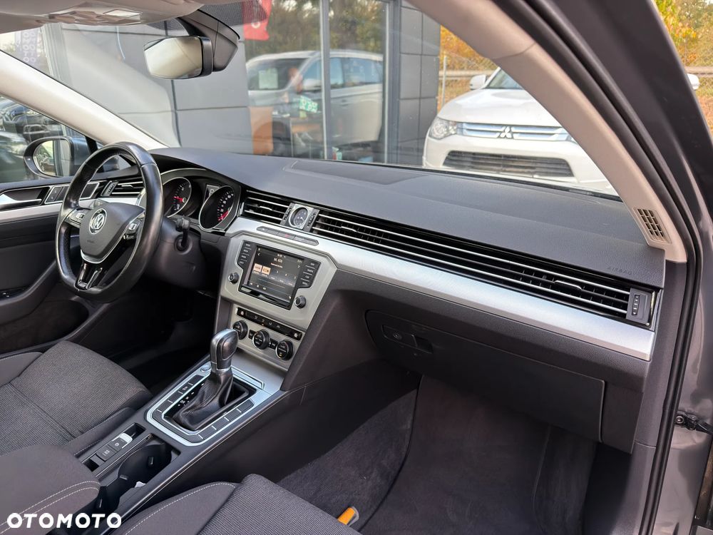 Volkswagen Passat - 9