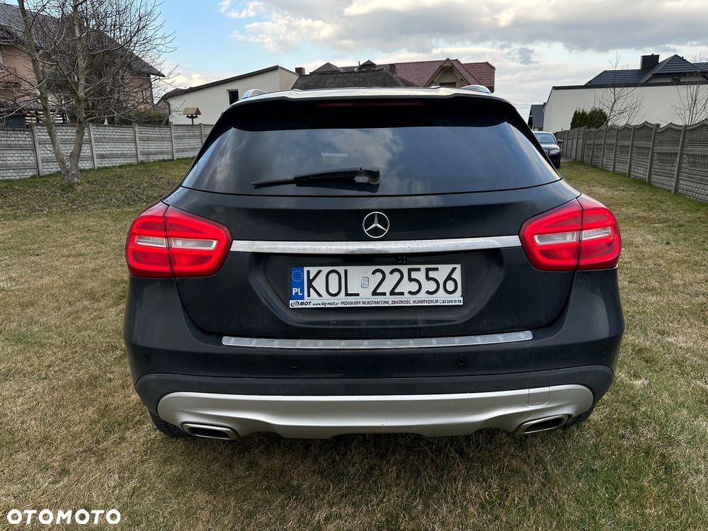 Mercedes-Benz GLA 220 d 4Matic 7G-DCT - 6