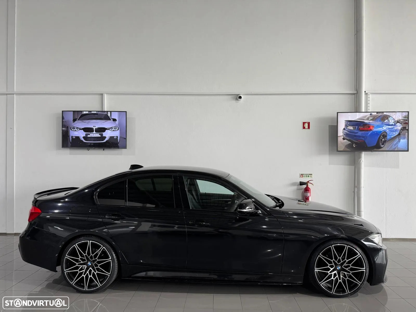 BMW 320 i Pack M Auto - 16