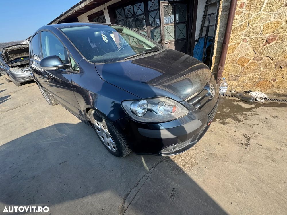 Dezmembram Volkswagen Golf 5 Plus 1.9 BKC