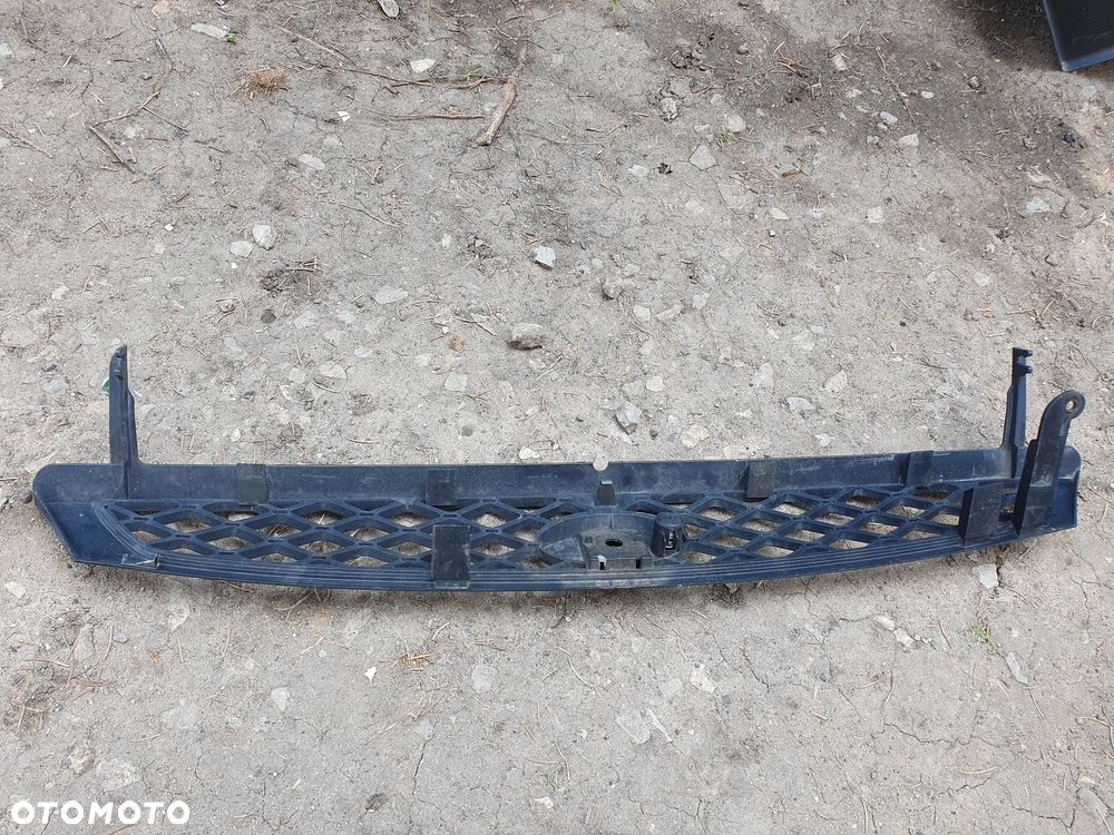 FORD FOCUS I MK1 GRILL PRZEDNIA ATRAPA PRZÓD EMBLEMAT 2M51-8200-AGW - 4