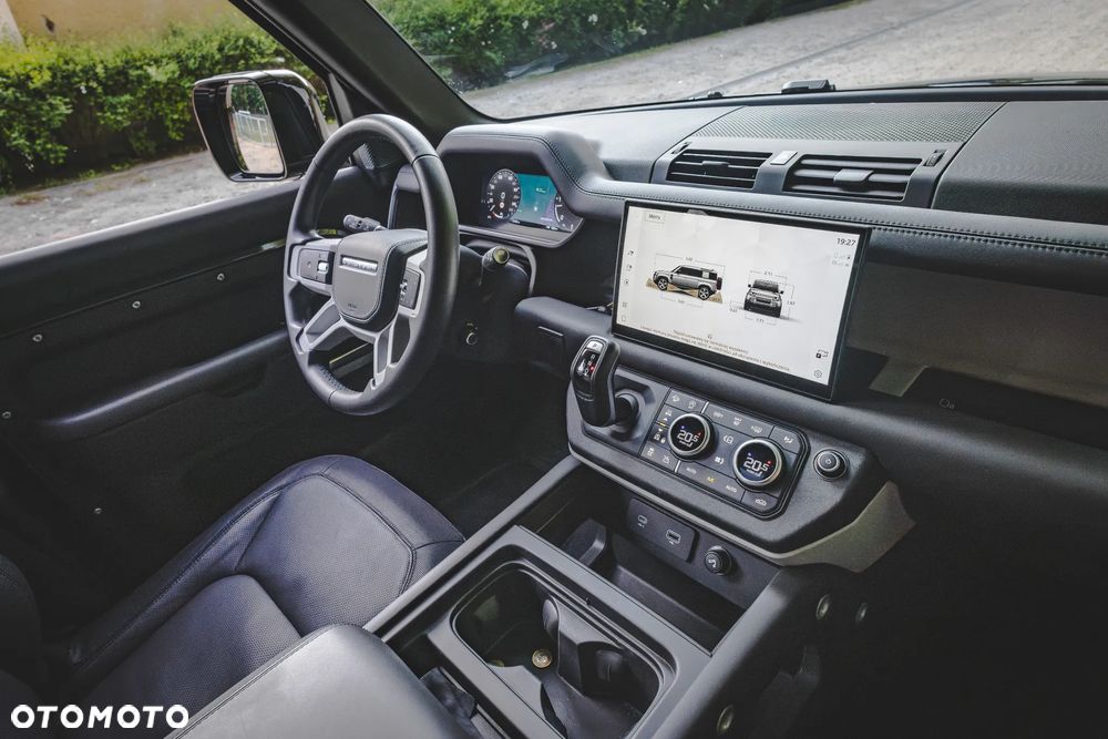 Land Rover Defender 3.0 D300 mHEV X-Dynamic HSE - 14