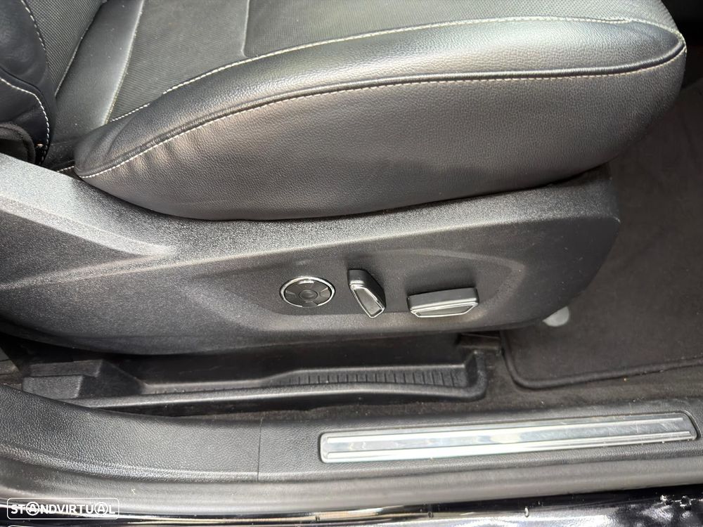 Ford S-Max 2.0 TDCi Titanium Powershift - 24