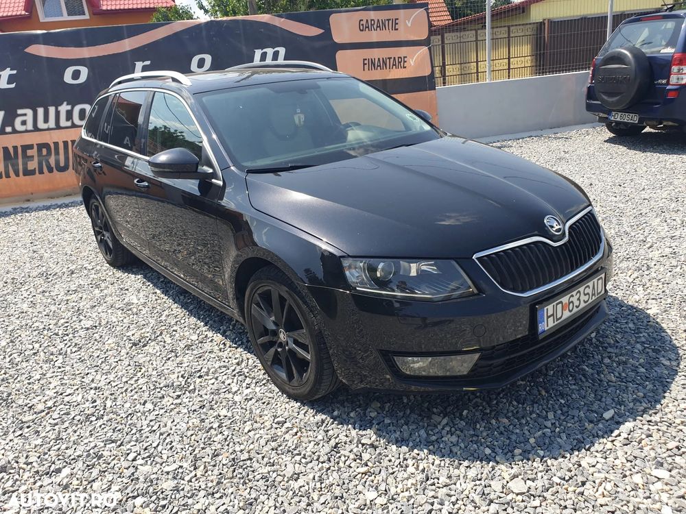 Skoda Octavia 1.6 TDI DSG Style - 1