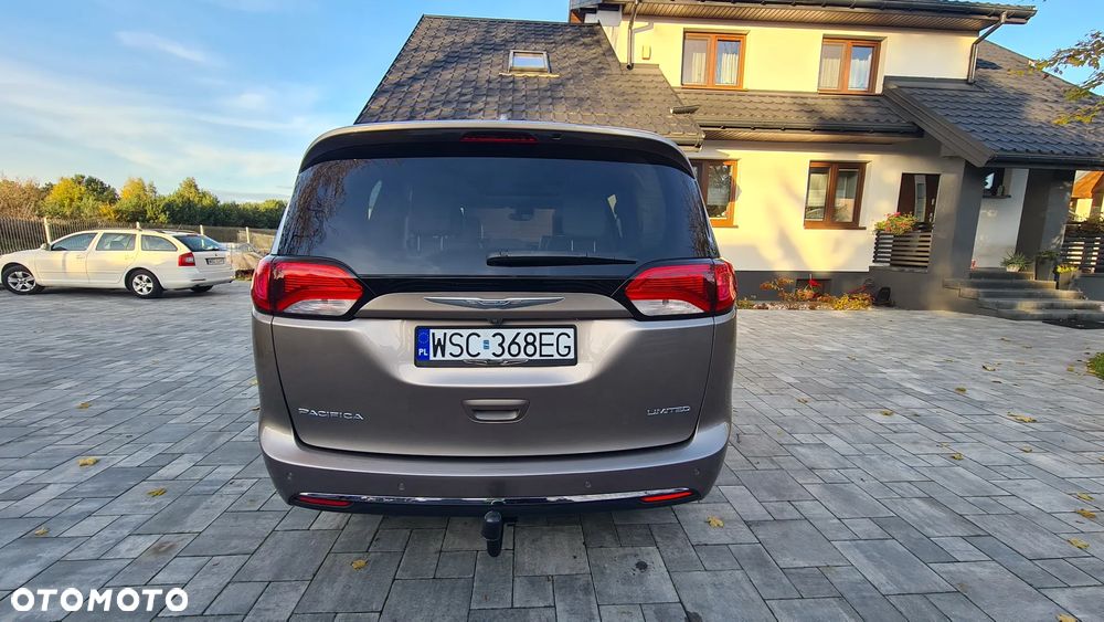 Chrysler Pacifica - 9