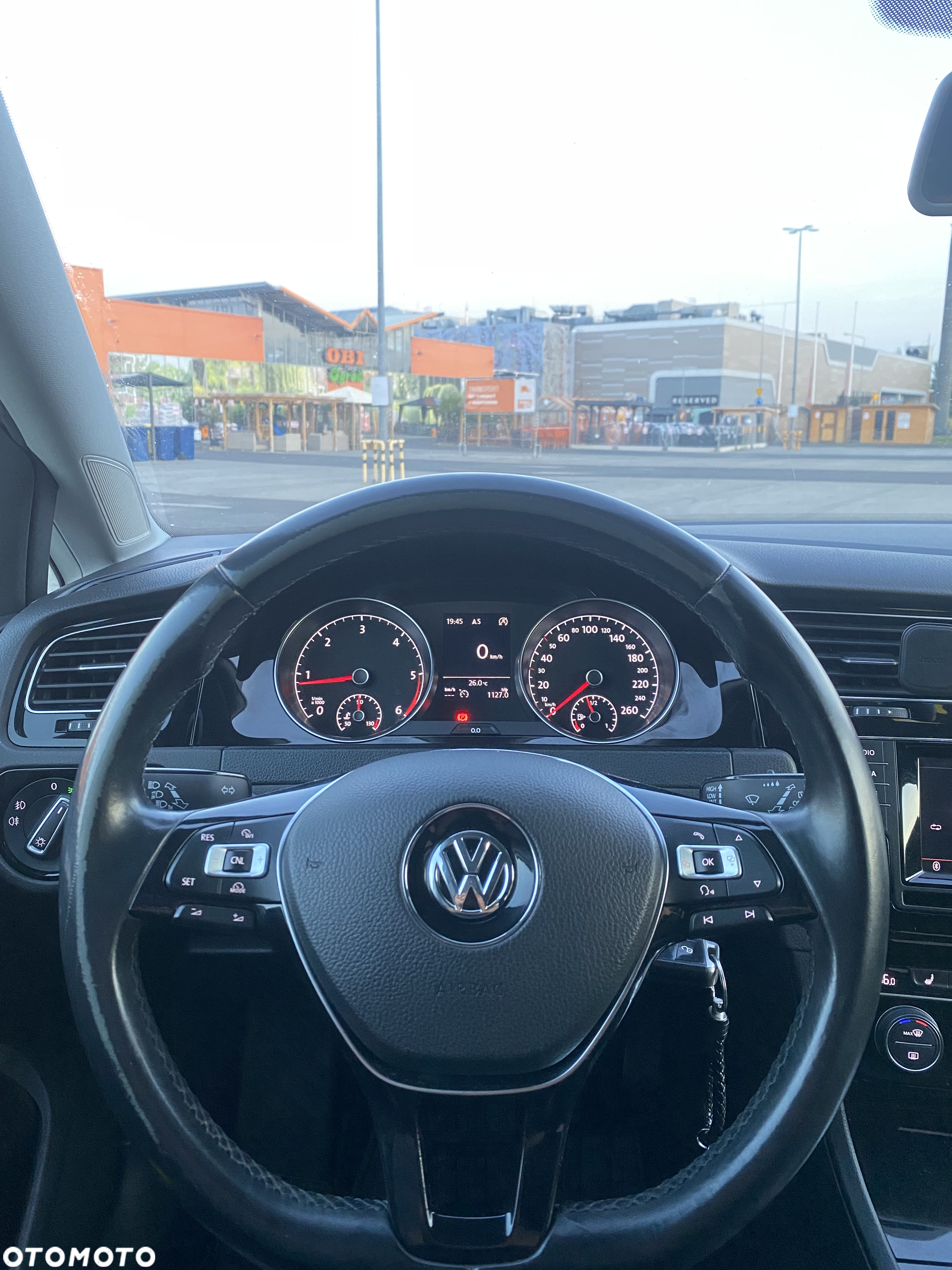Volkswagen Golf - 10