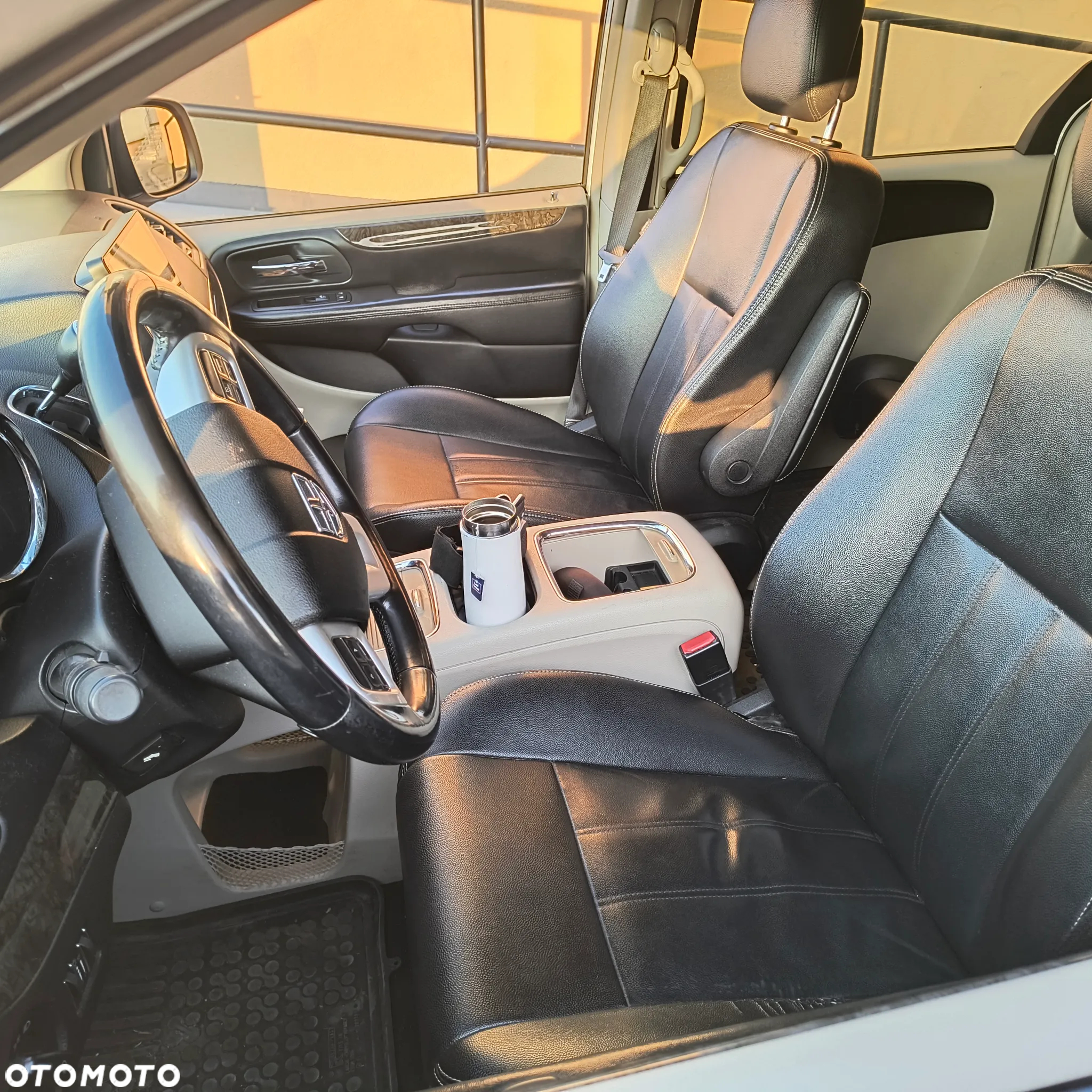 Dodge Grand Caravan - 13