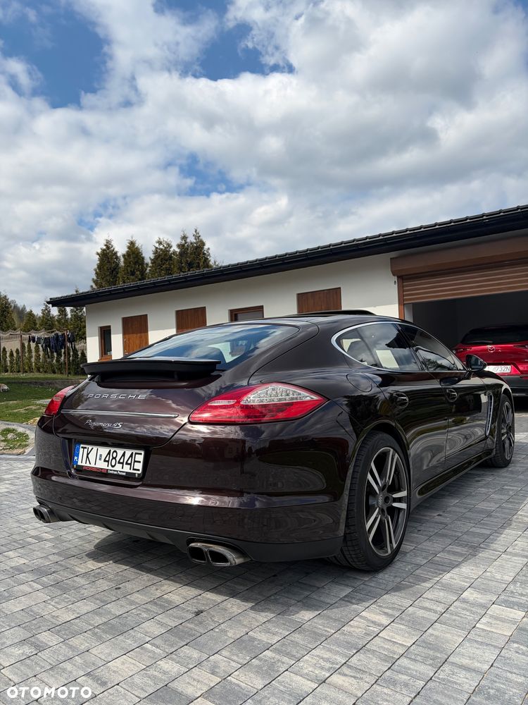 Porsche Panamera 4S - 5