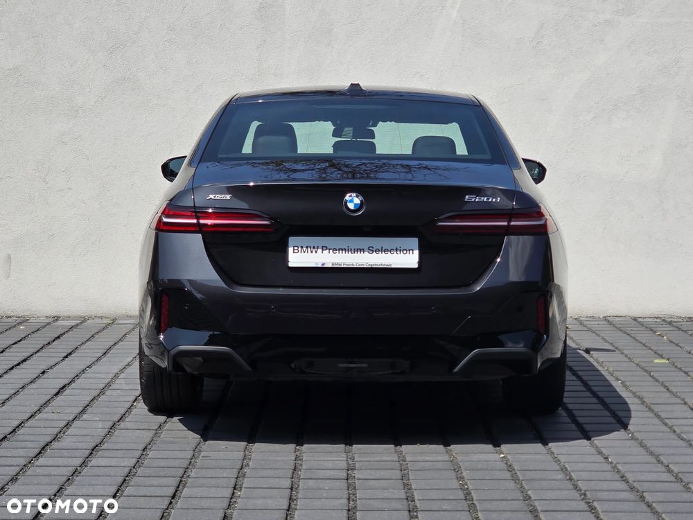 BMW Seria 5 520d xDrive - 6