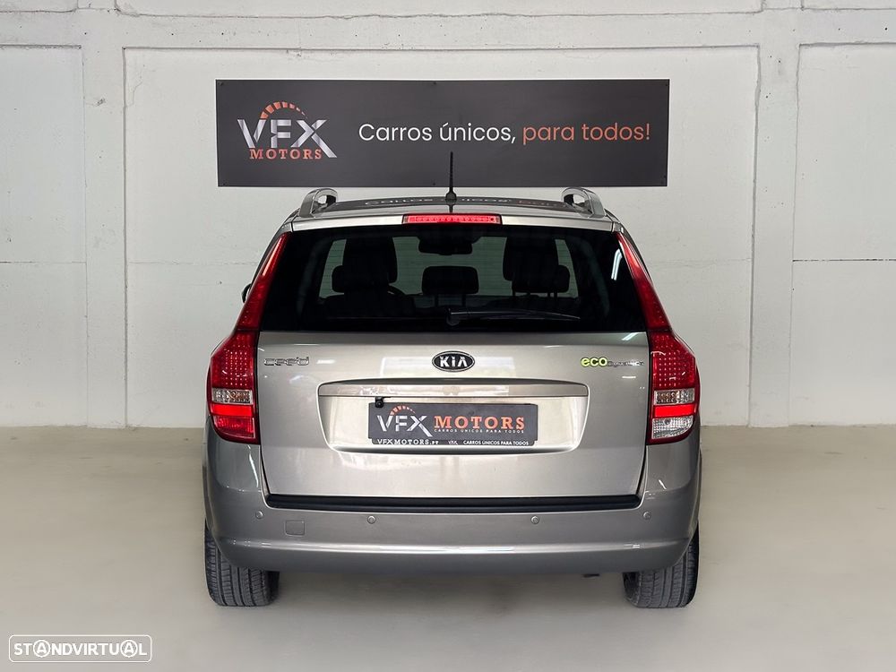 Kia Ceed SW 1.6 CRDi EX ISG - 24