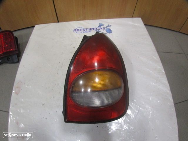 Farol Tras Stop3265 HYUNDAI LANTRA 1999 1.9D 70CV 5P CINZA DRT - 1