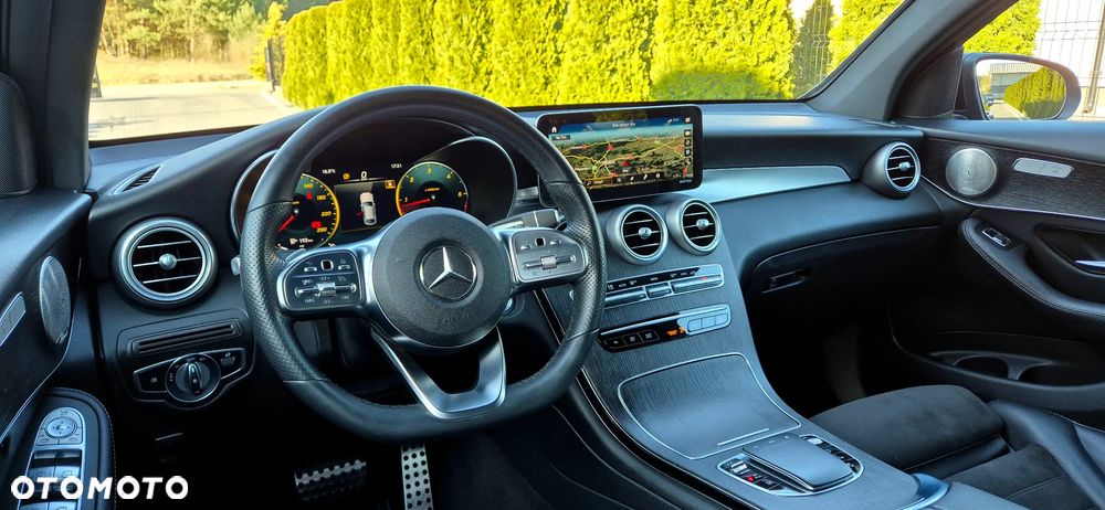 Mercedes-Benz GLC 220 d 4Matic 9G-TRONIC AMG Line Plus - 31