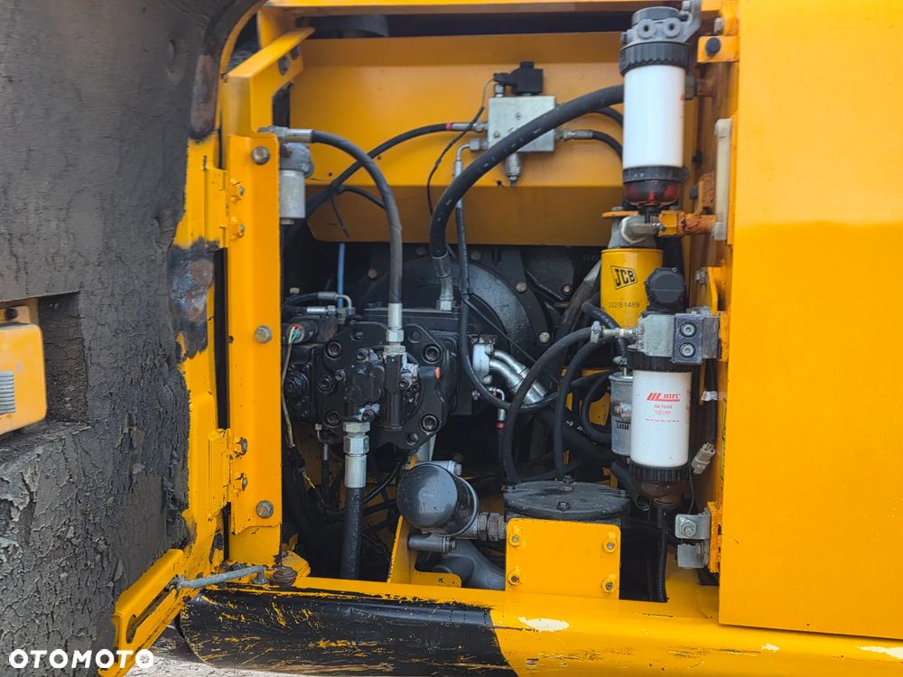JCB JS130 - 9