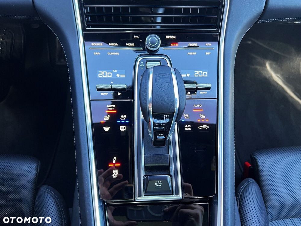 Porsche Panamera - 21