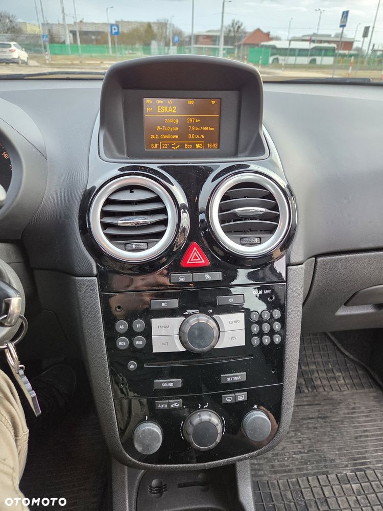 Opel Corsa 1.4 16V Cosmo - 6