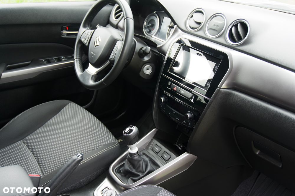 Suzuki Vitara 1.4 Boosterjet SHVS Premium 4WD - 11