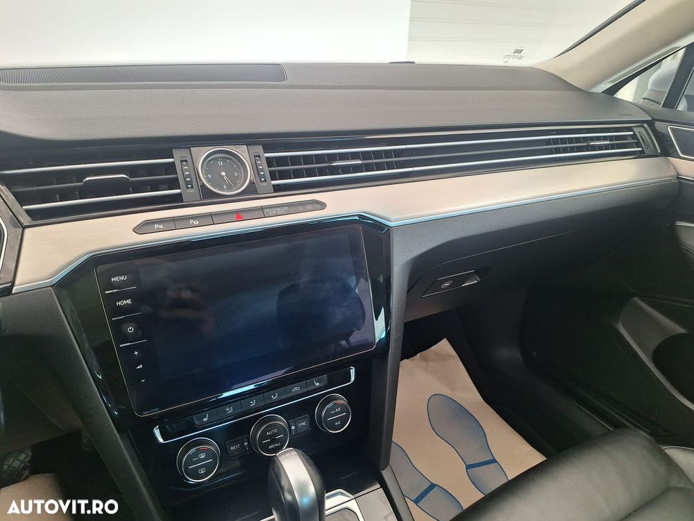 Volkswagen Passat 2.0 TDI DSG Highline - 23