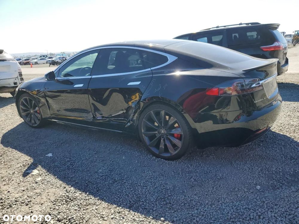 Tesla Model S - 2