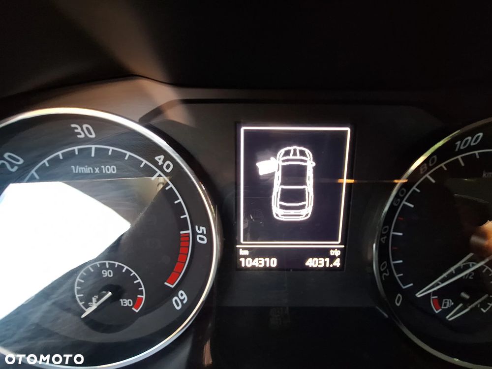 Skoda Superb 2.0 TDI Ambition DSG - 7