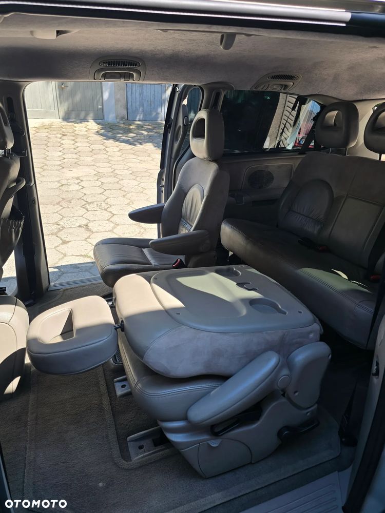 Chrysler Grand Voyager 3.3L Limited - 12
