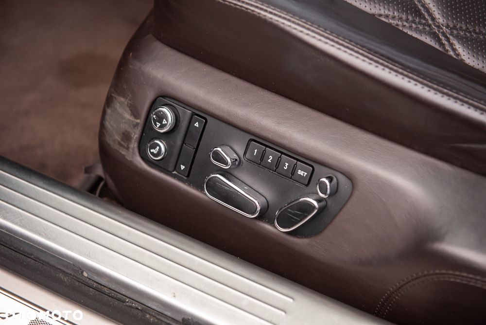 Bentley Flying Spur Mulliner - 22