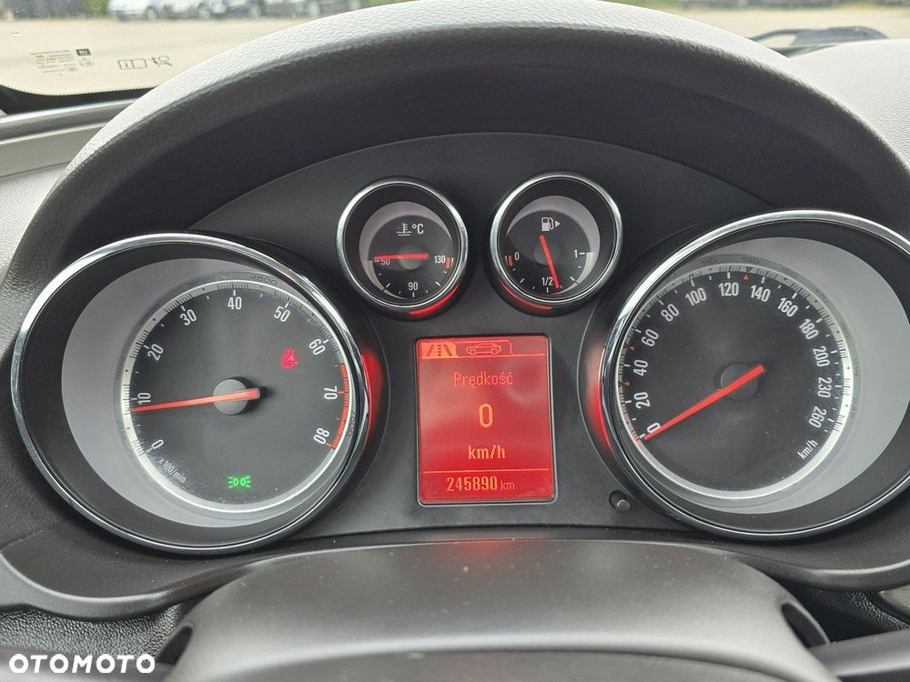 Opel Insignia - 33