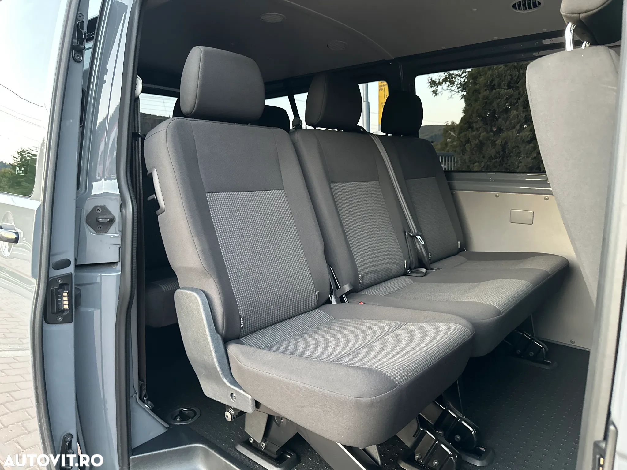 Volkswagen Caravelle - 23