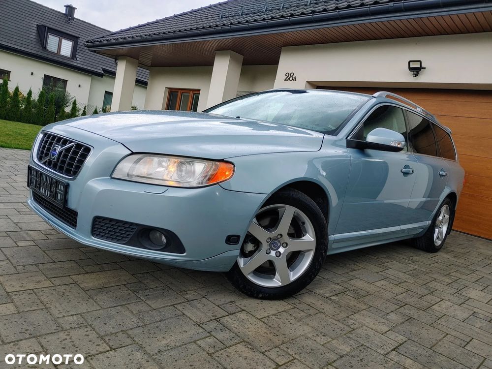 Volvo V70 2.0 Summum - 1