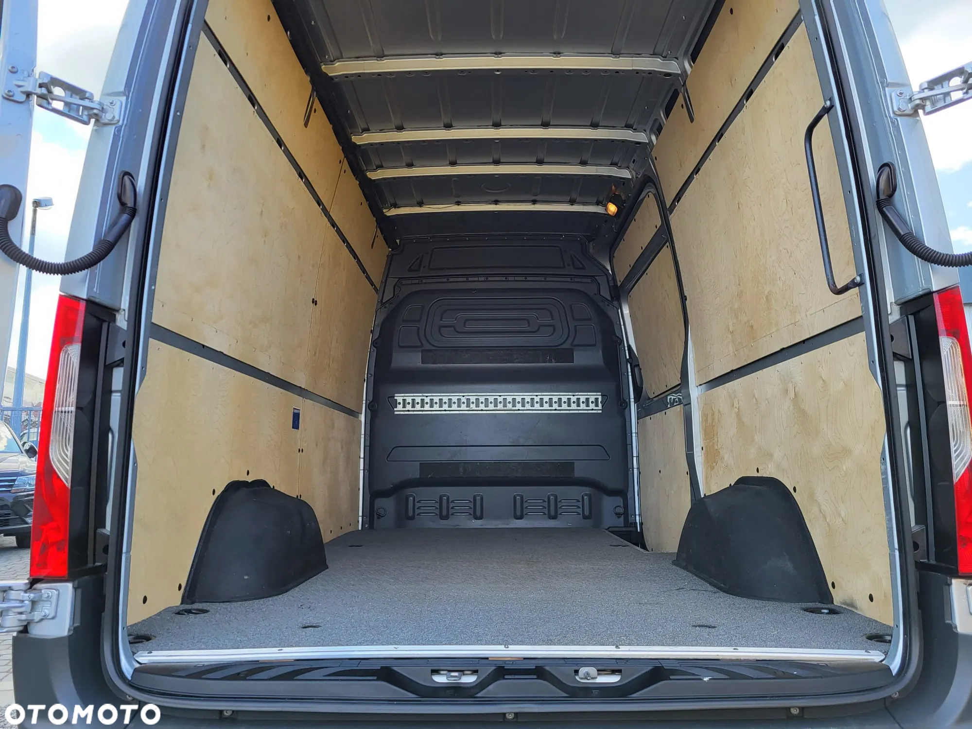 Mercedes-Benz SPRINTER 907 316 CDI-L2 H2 -KLIMA-HAK 3500KG-ŁADNY - 17