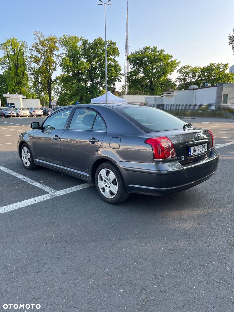 Toyota Avensis 2.0 D-4D Sol - 12