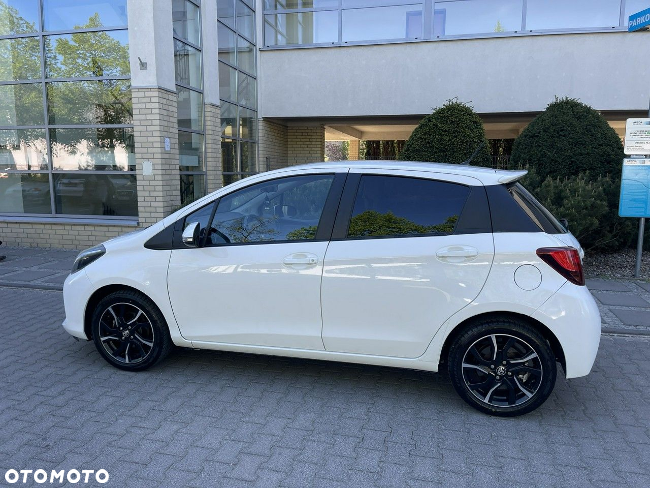 Toyota Yaris - 12