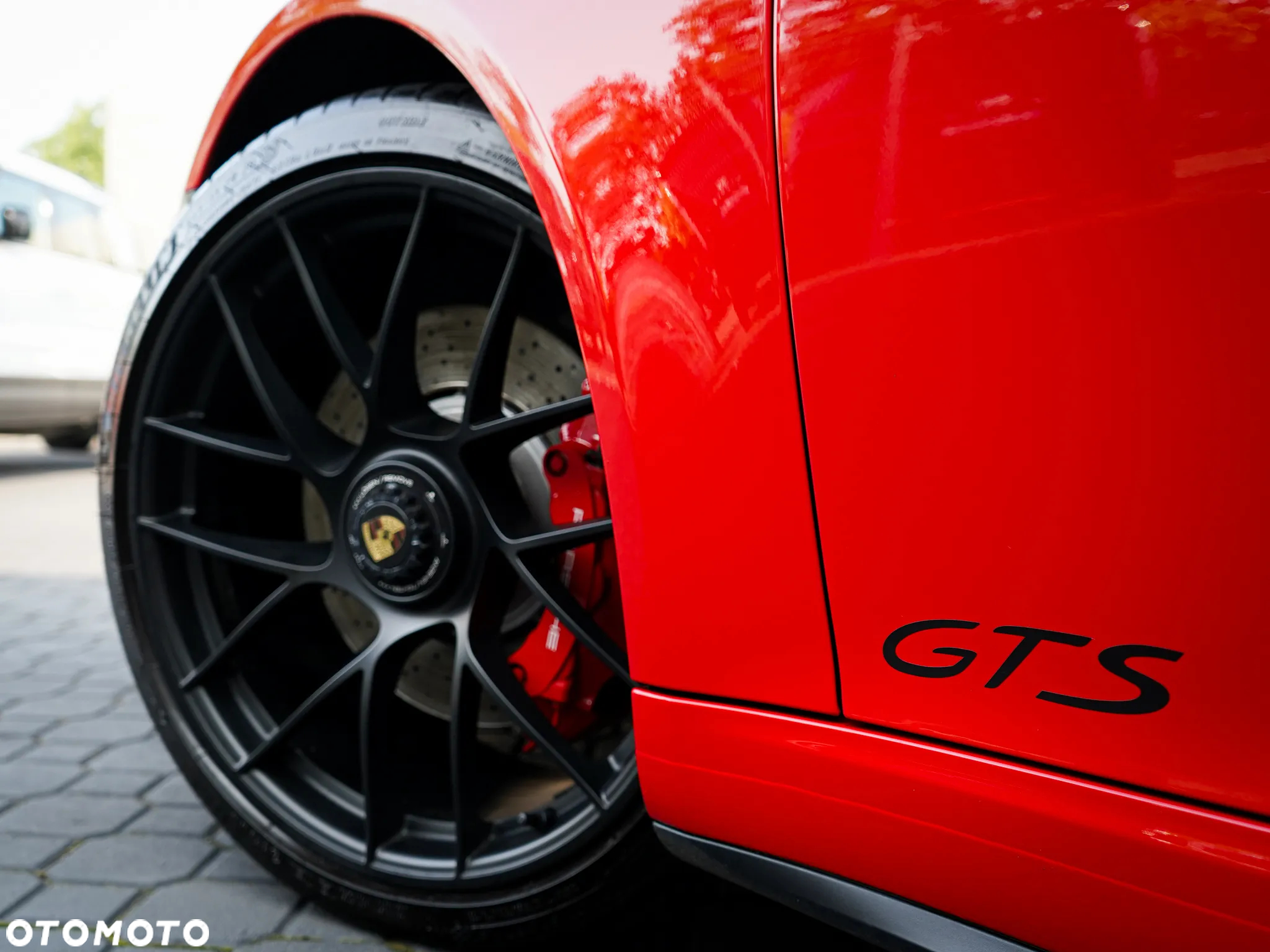 Porsche 911 Carrera 4 GTS PDK - 8