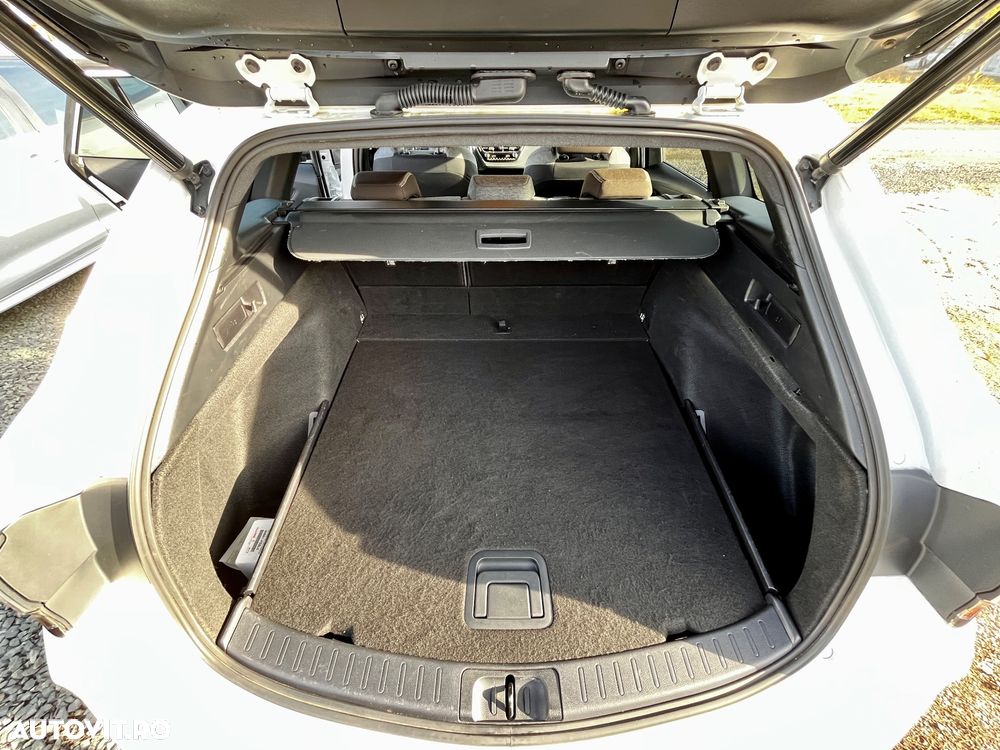 Toyota Corolla 1.8 Hybrid Club - 21