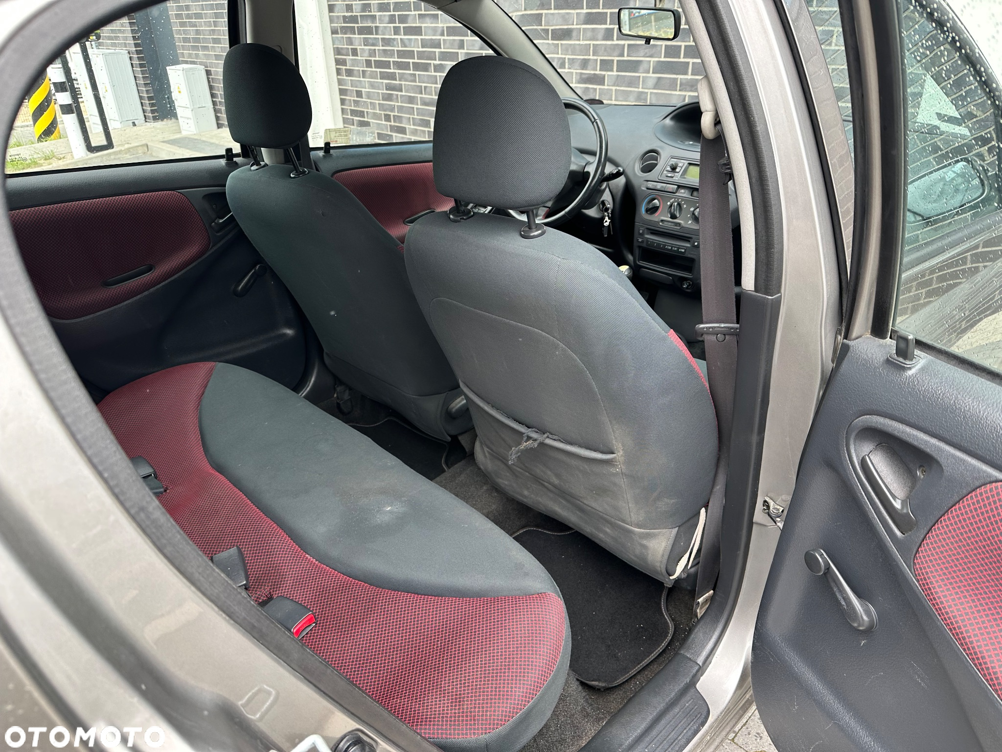 Toyota Yaris 1.0 VVT-i - 11