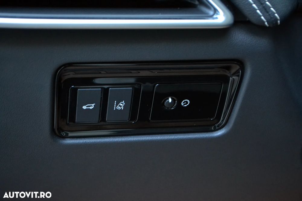 Jaguar F-Pace S AWD - 18