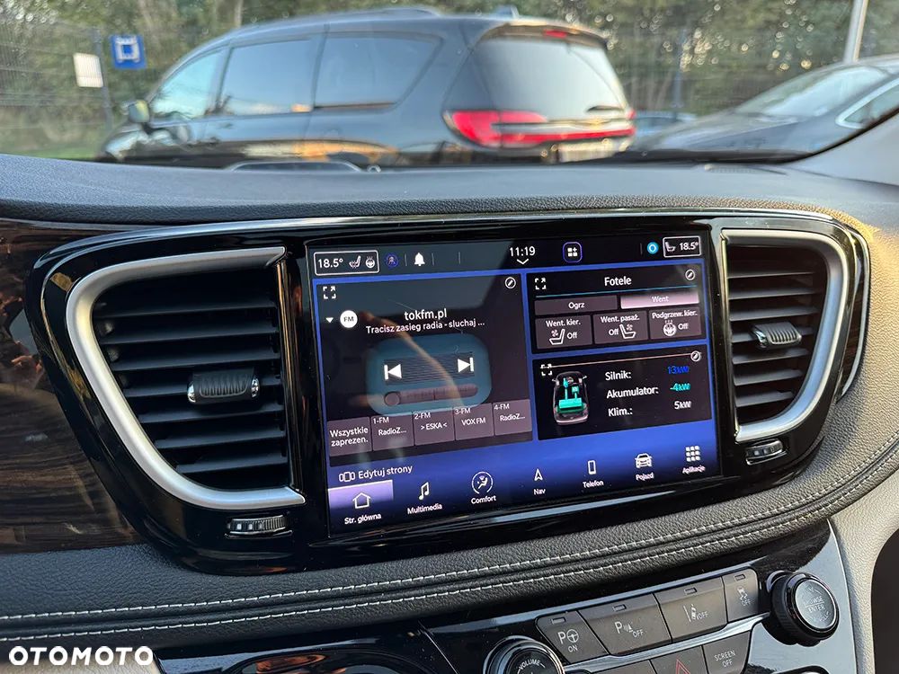 Chrysler Pacifica - 30